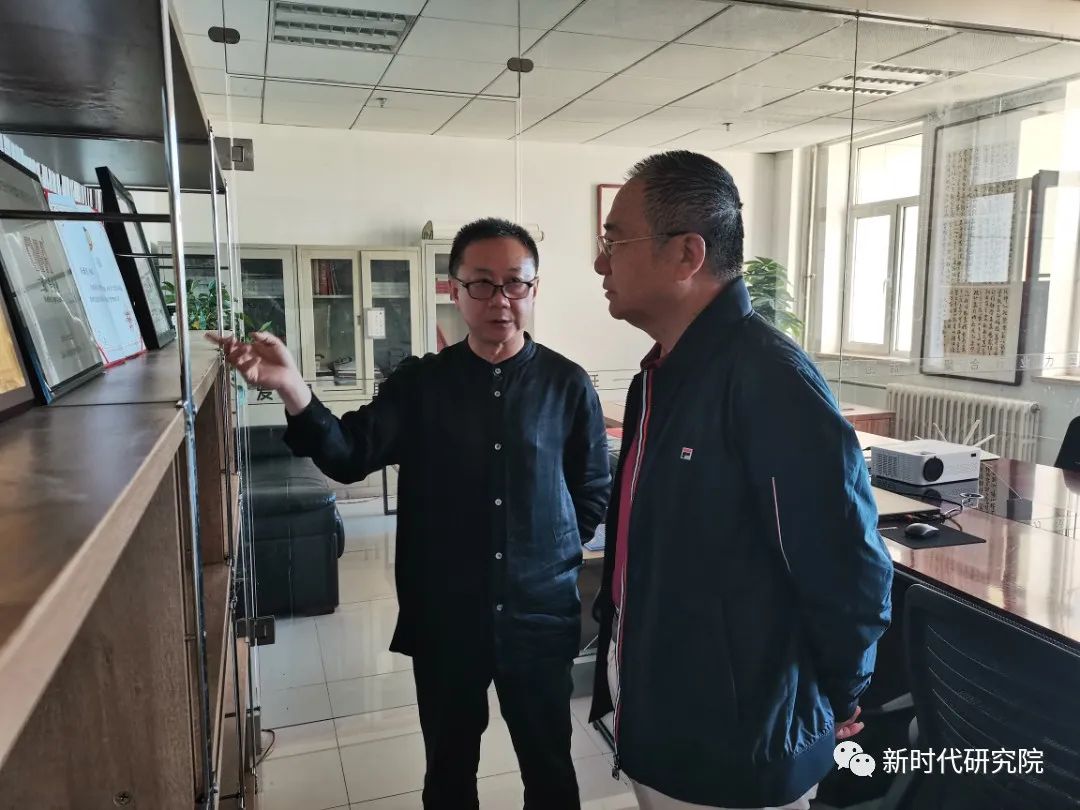 新时代经济发展研究院 2022年8月31日 会议照片 (15).jpg 图片